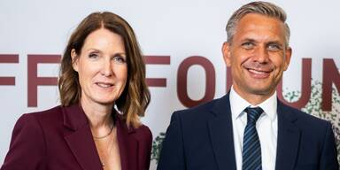 Kopie von Minister Wolfgang Hattmannsdorfer (&Ouml;VP) und FFG-Gesch&auml;ftsf&uuml;hrerin Henrietta Egerth