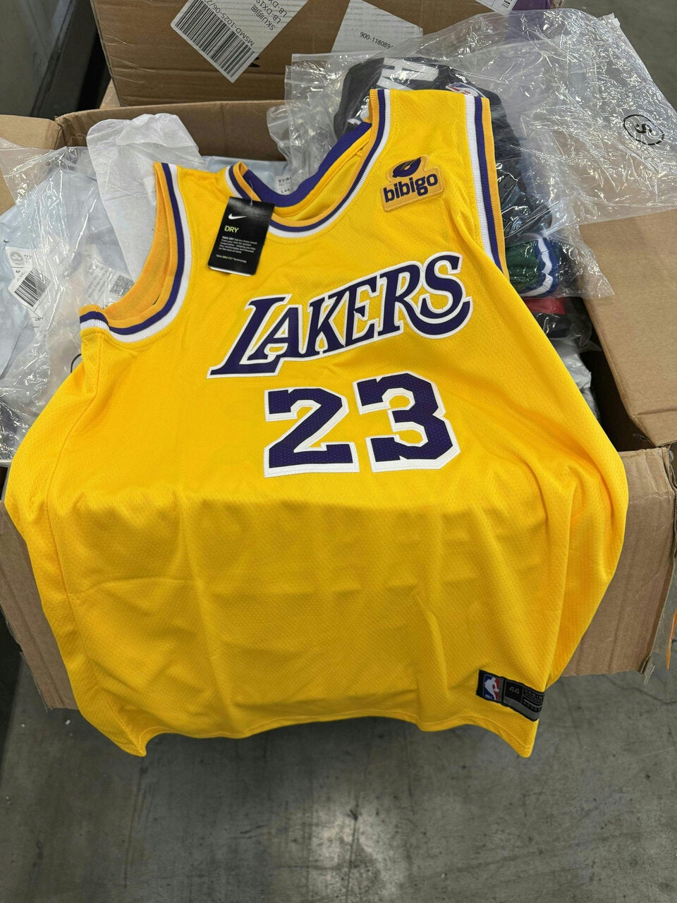 5.000 gefälschte Markenartikel sichergestellt