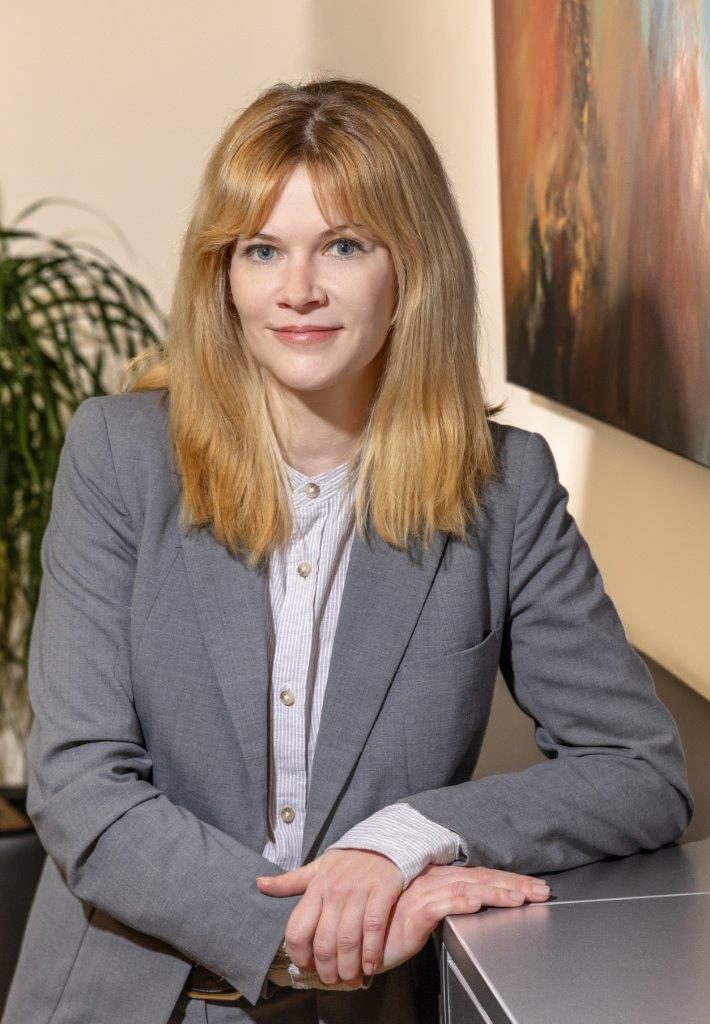 Dr.in Yara Hofbauer hat sich als Rechtsanwältin u.a. auf Opferschutz spezialisiert. Infos & Kontakt: rbhlegal.at 