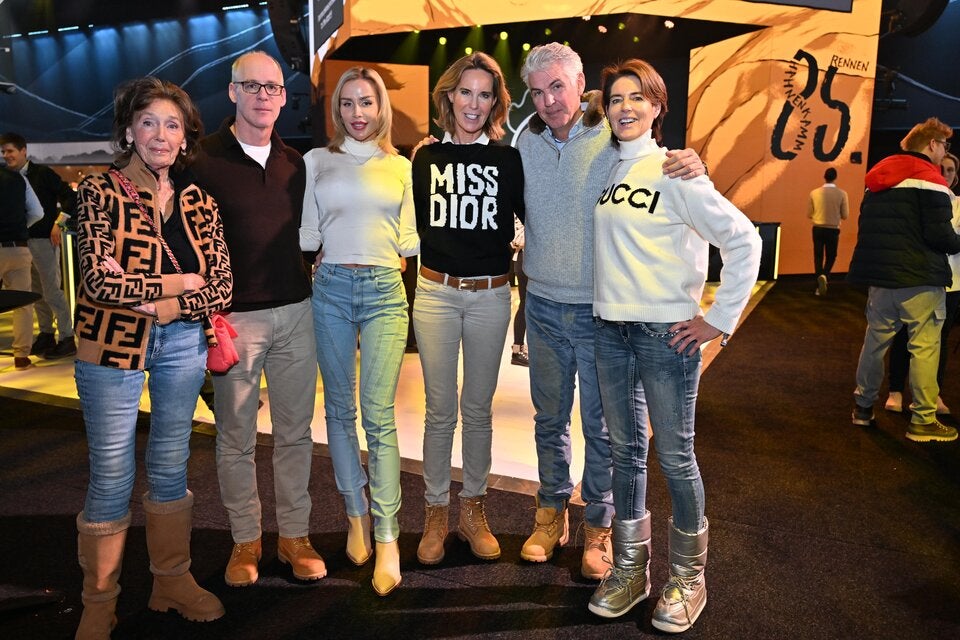 Sissi Stumpf, Georg Stumpf mit seiner Szilvia, Kathi Stumpf mit ihrem Alexander Beza und Gabi Stumpf