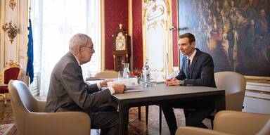 Van der Bellen & Mayr