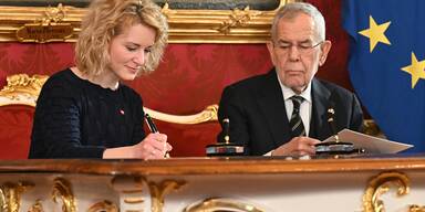 Am 3. März fand die Angelobung  durch BP Alexander Van der Bellen statt.  