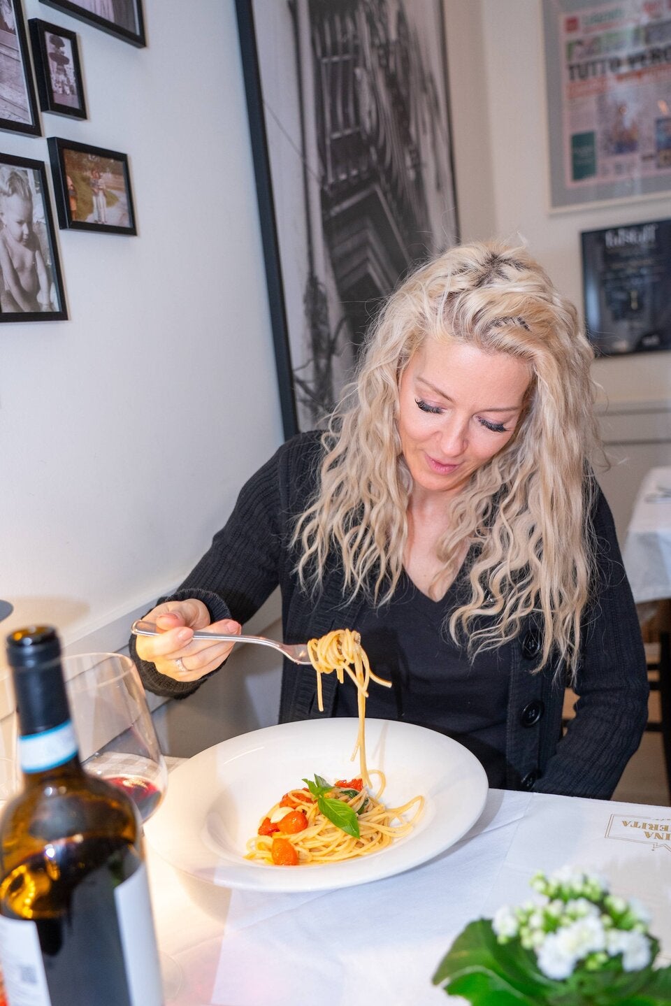 Simone Lugner bei Familie Barbaro in der Pizzeria Regina Margherita