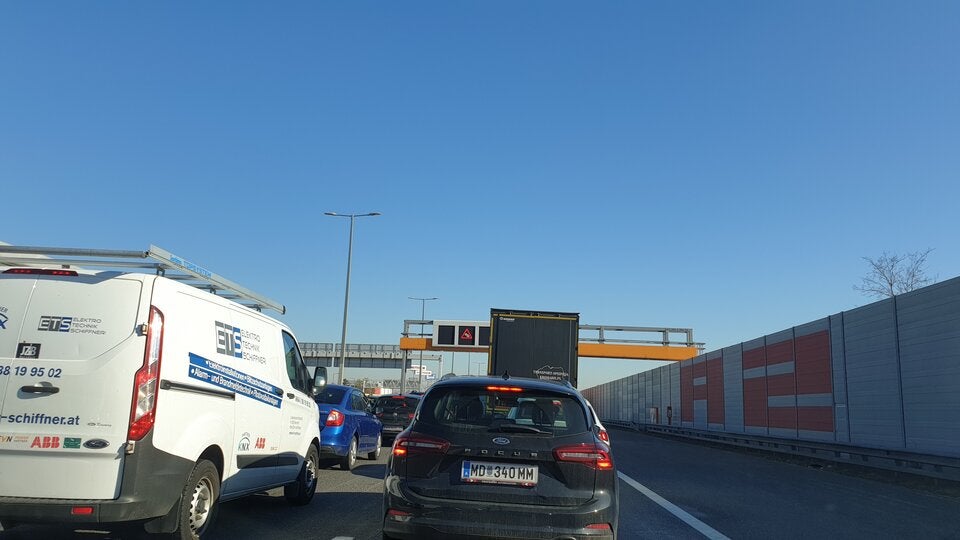 Landbauer gegen Tempo 80 auf A2