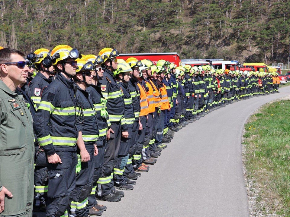 Black Hawk über dem Triestingtal: Einsatzkräfte proben den Ernstfall