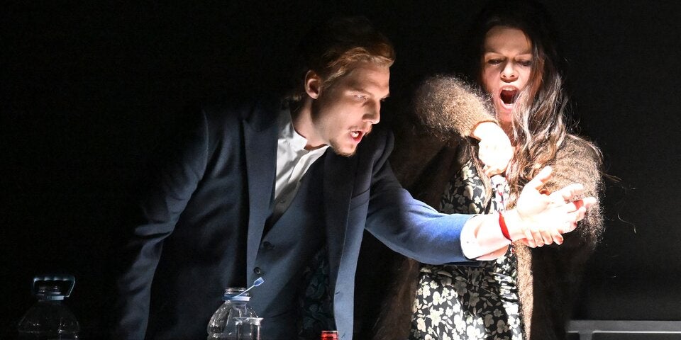 Matthew White und Nadezhda Karyazin in 