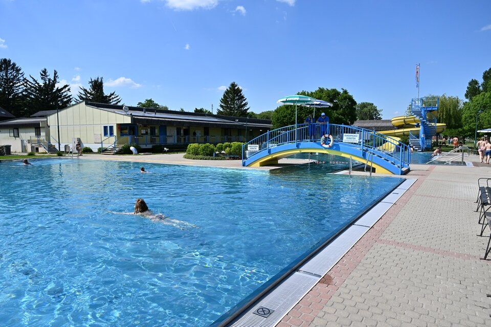 Bäderstart bei Kaiserwetter aber kaum Besucher