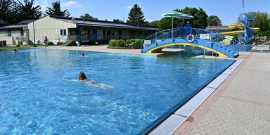 Verregneter Sommer: Besucherzahlen in Freib&auml;dern saufen ab