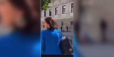 20250515_66_948421_250515_xx_VIDEO_ohne_BB_Edtstadler_sricht_mit_2200_euro_tasche_vom_sparen_0min24_BM.jpg