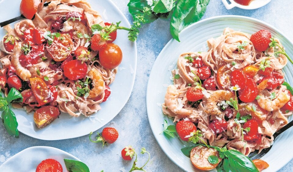 So lassen sich Erdbeeren mühelos in pikante Gerichte verpacken