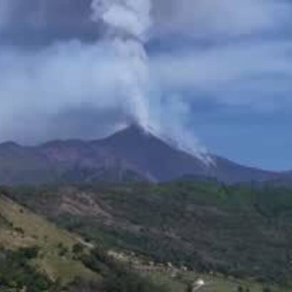 Mega Vulkan-Ausbruch: Ätna schleudert Asche kilometerhoch