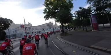20250622_66_957847_Tour_de_Herz_vor_dem_Parlament.jpg