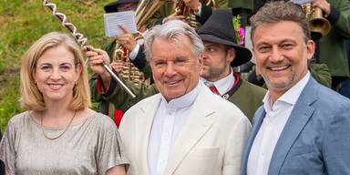  Anton Mattle, Franz Fischler, Beate Meinl-Reisinger, Hans Peter Haselsteiner und Jonas Kaufmann.