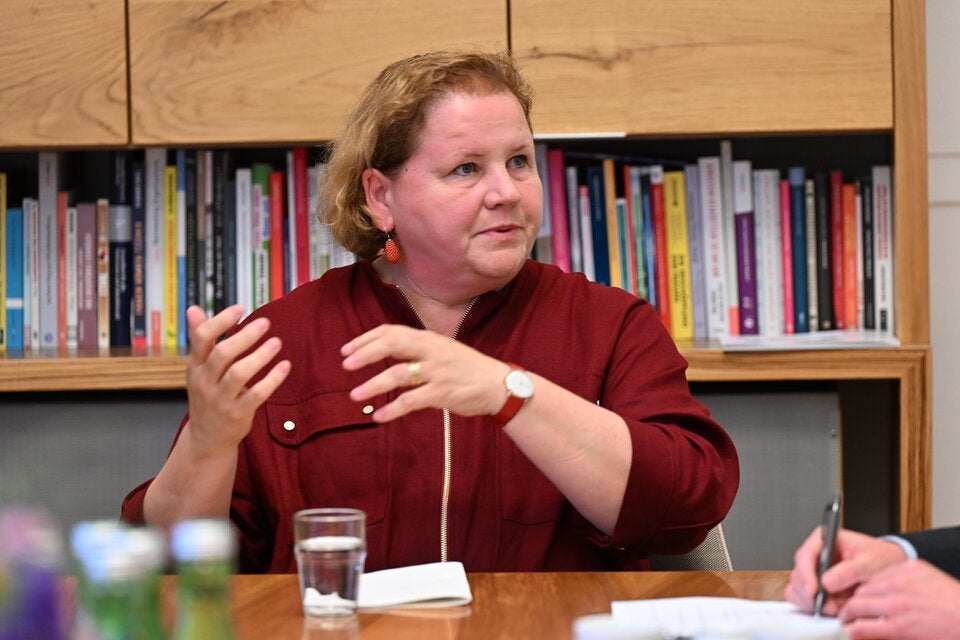 Arbeitsministerin Korinna Schumann (SPÖ) im oe24-Interview