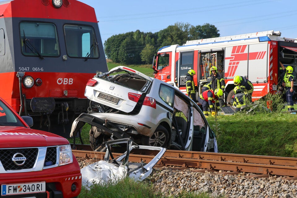 Todes-Crash  Bahnübergang in Aurolzmünster