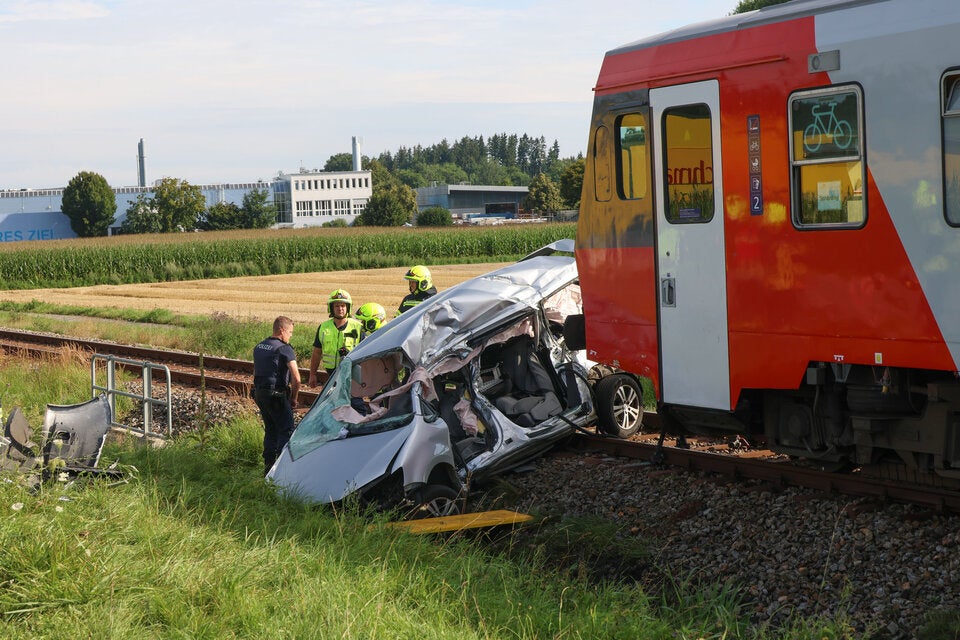 Todes-Crash  Bahnübergang in Aurolzmünster