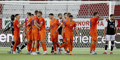 Wiener Gegner starten mit klaren Siegen