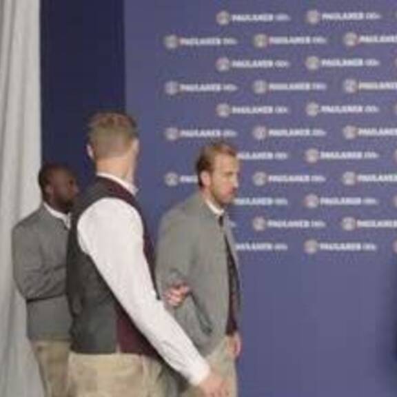 Bayern München posiert Lederhosen vor Ligastart