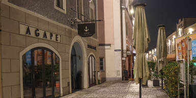 Gast st&uuml;rzt &uuml;ber Restaurant-Treppe und stirbt