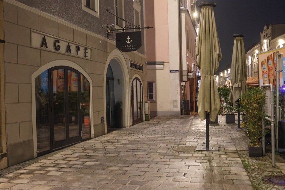 Gast stürzt über Restaurant-Treppe und stirbt