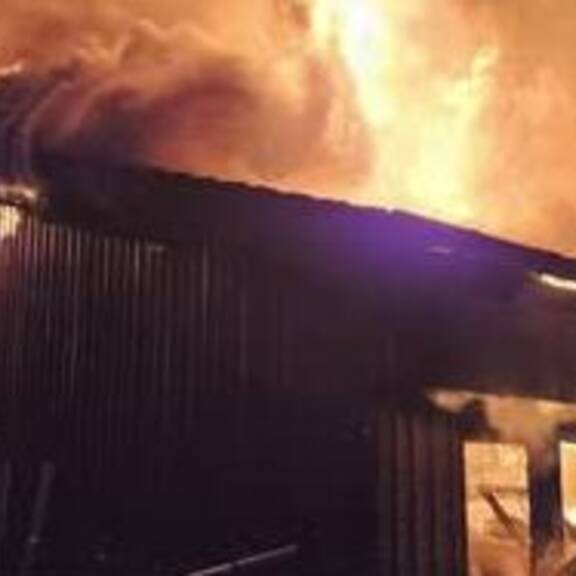 Amstetten: 200 Feuerwehrleute kämpfen gegen Flammeninferno