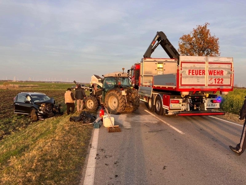 Traktorfahrer krachte im Rausch gegen Auto