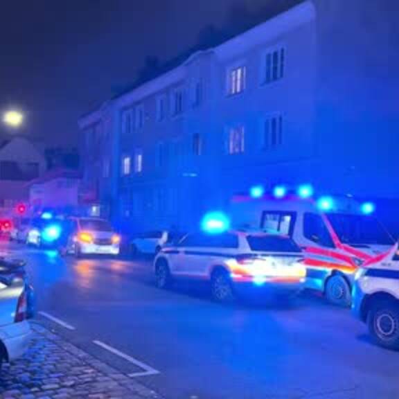 VIDEO | Auf offener Straße: Afghane stach auf Tochter (15) ein