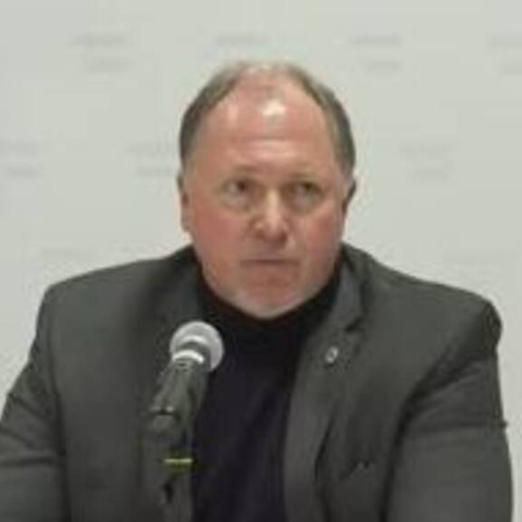 Toter in ausgebranntem Auto in Wien-Donaustadt