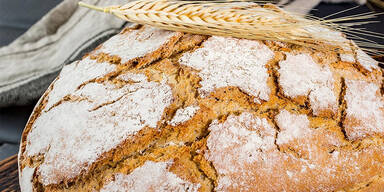 Knusprige Kruste, fluffiges Innenleben: So gelingt Ihr Sauerteigbrot garantiert!