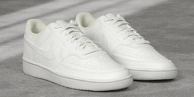 Shopping Channel Sneaker weiße Aufmacher