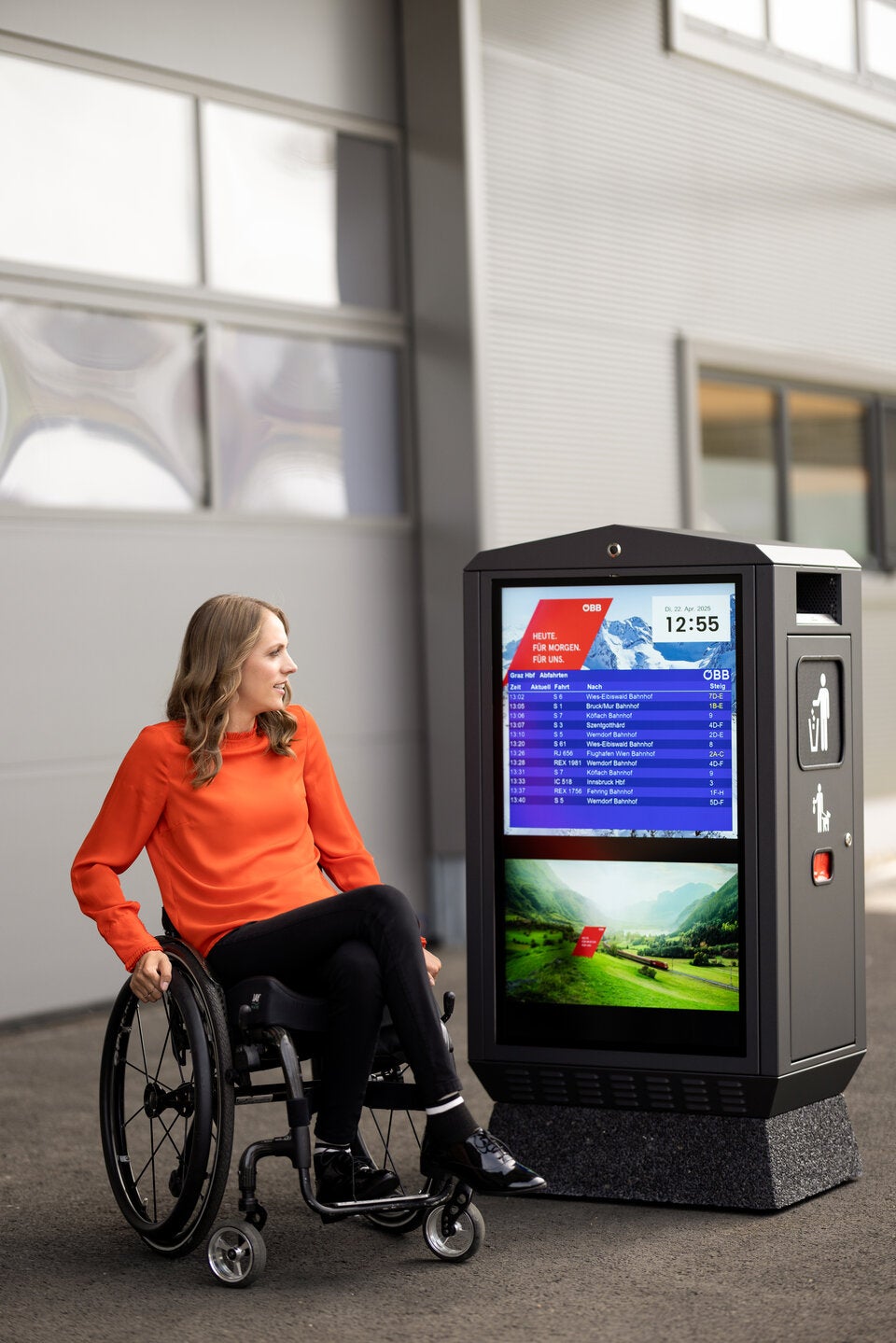 Ein schritt in die richtige Richtung ist die von Kira Grünberg präsentierte iBox, eine digitale Infotafel auf Augenhöhe.