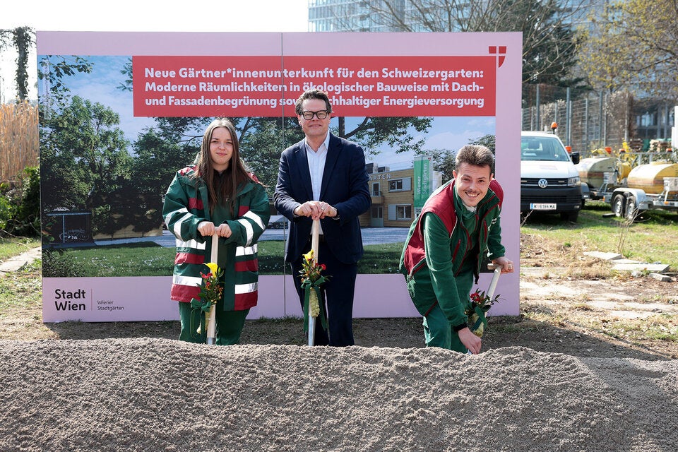 Klimastadtrat Jürgen Czernohorszky Spatenstich zur neuen Gärtner*innenunterkunft im Schweizergarten