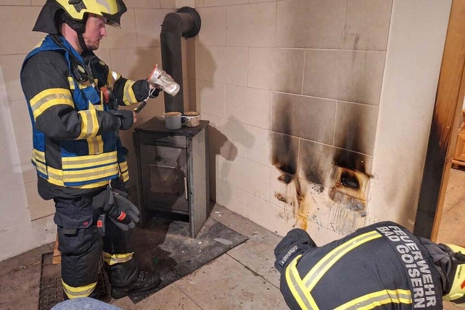 Die Einsatzkräfte bekämpften die Flammen.