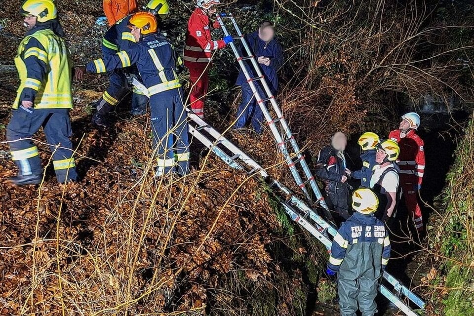 Alarmierte Feuerwehr rettete Verletzten.