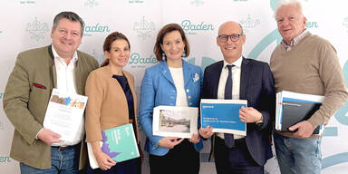 Vizeb&uuml;rgermeister Markus Riedmayer, B&uuml;rgermeisterin Carmen Jeitler-Cincelli, Sparkassen-Vorst&auml;ndin Elisabeth Lambert, Sparkassen-Vorstandsvorsitzender Reinhard Keider und Vizeb&uuml;rgermeister Jowi Trenner.&nbsp;