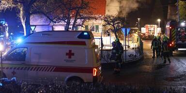 Feuer F&uuml;nfk&ouml;pfige Familie Ober&ouml;sterreich