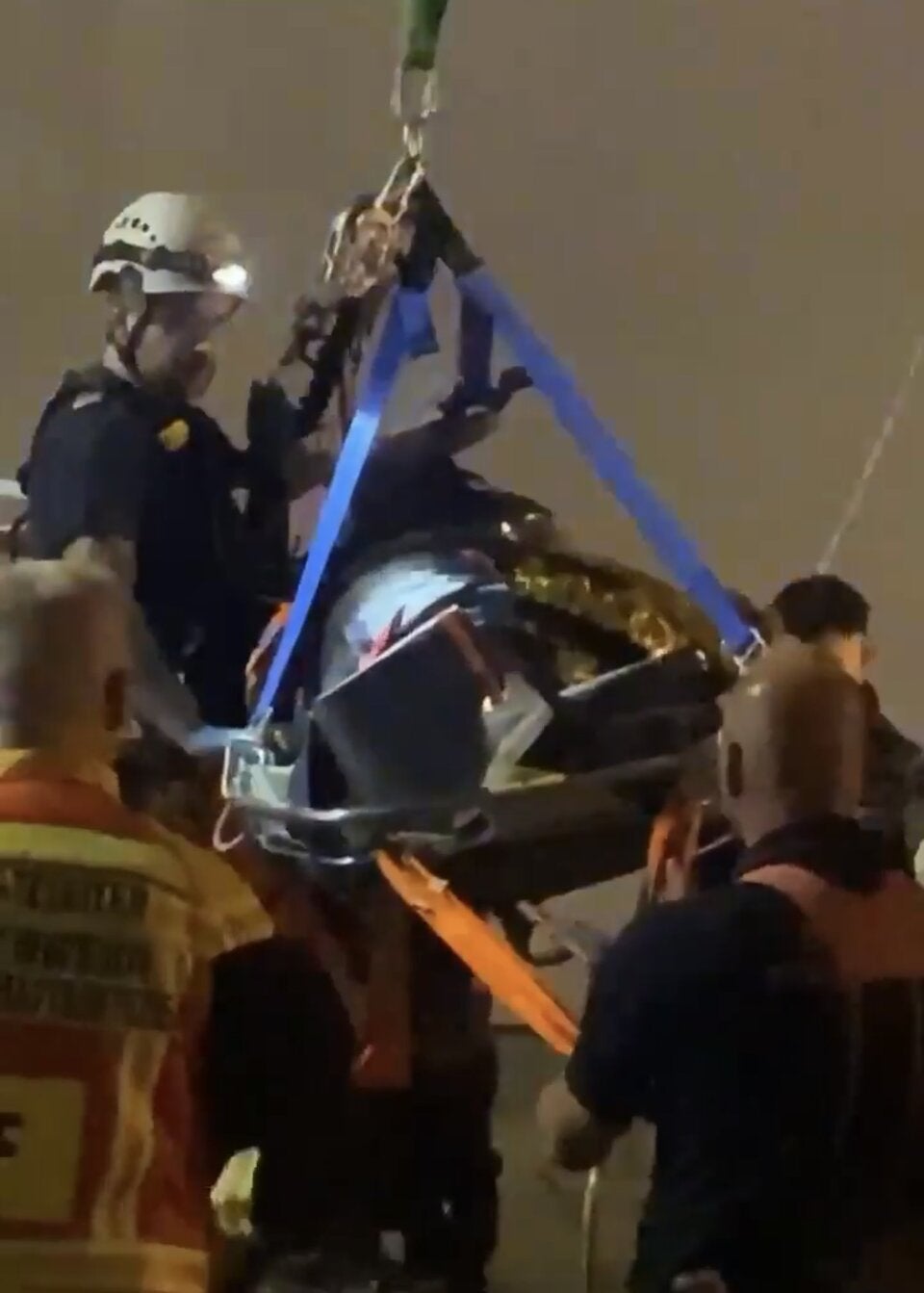Feuerwehr rettet dicken Patienten