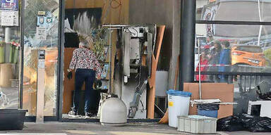 Bankomat mit lautem Knall gesprengt