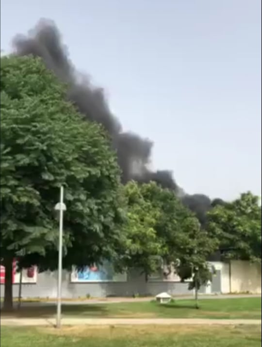 Rauchsäule über dem 11. Wiener Bezirk