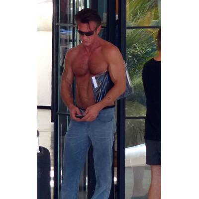 Sean Penn oben ohne