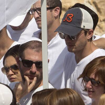 Ashton Kutcher & Mila Kunis trauern um Kabbala-Boss