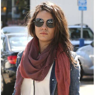 Schwangere Mila Kunis erledigt Einkäufe