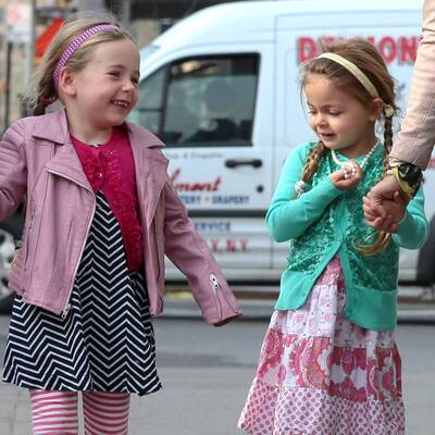 Sarah Jessica Parker bringt Kinder zur Schule