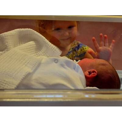 Wenn Kids ihre Geschwister zum ersten Mal sehen