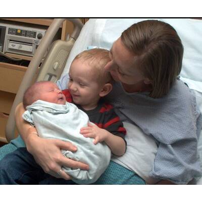 Wenn Kids ihre Geschwister zum ersten Mal sehen