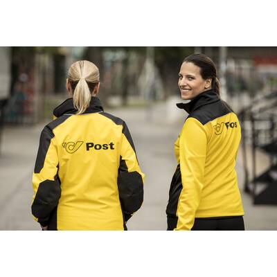 NEUE POST-UNIFORMEN VON MARINA HOERMANSEDER 