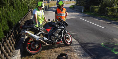 Biker (55) crasht gegen Br&uuml;ckengel&auml;nder &ndash; tot