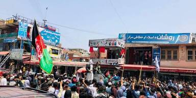 Taliban schießen bei Demo in Menge: Mindestens drei Tote
