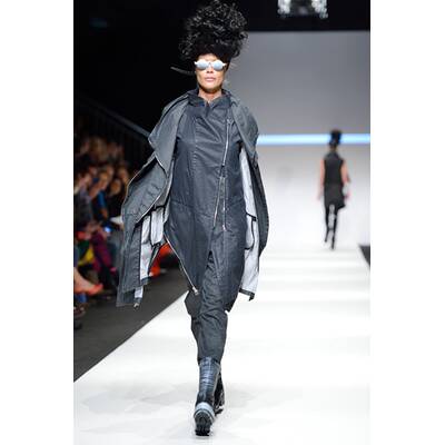 „ESCAPISM – Black Edition“