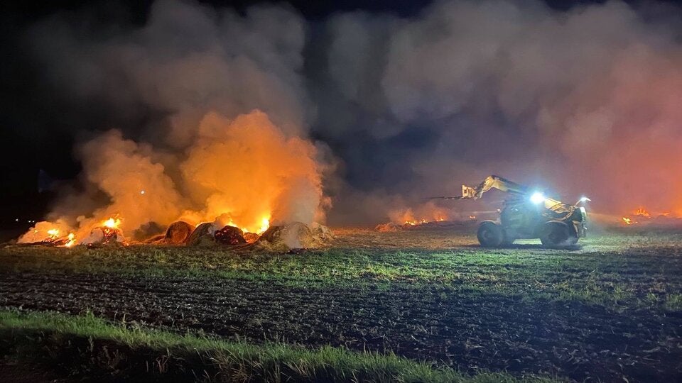 Feuer Gänserndorf Strohballen